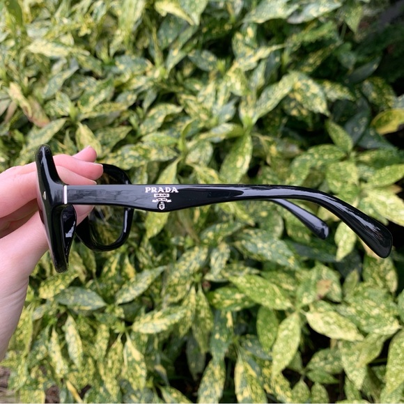 Prada Black SPR 09O Logo Sunglasses | NO CASE | Designer Eyewear Made in Italy - Picture 8 of 9